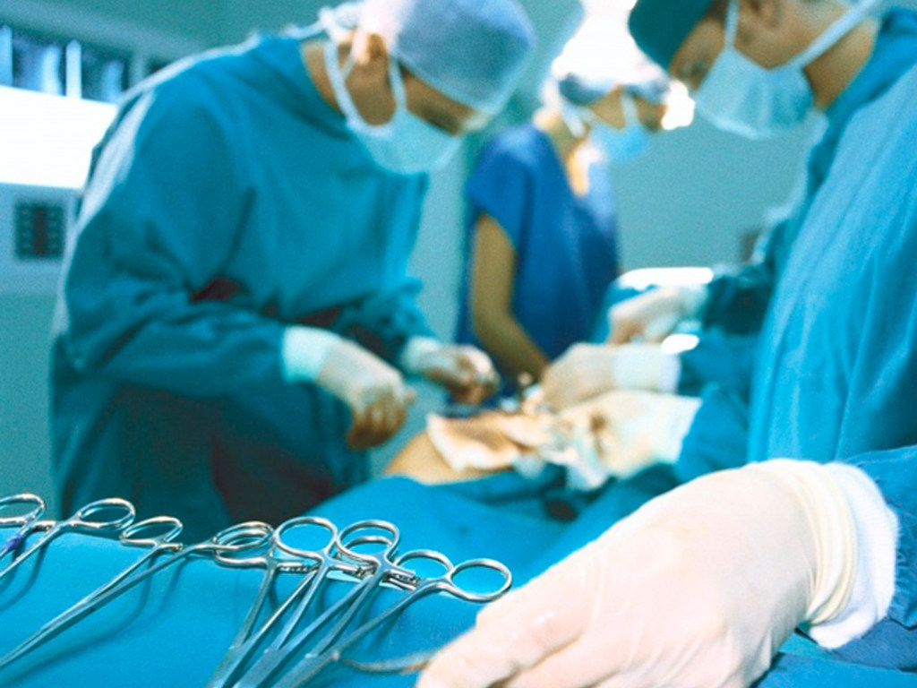 Первая в мире операция: 61-летнему мужчине пересадили остановившееся сердце от погибшего в ДТП человека (ВИДЕО)
