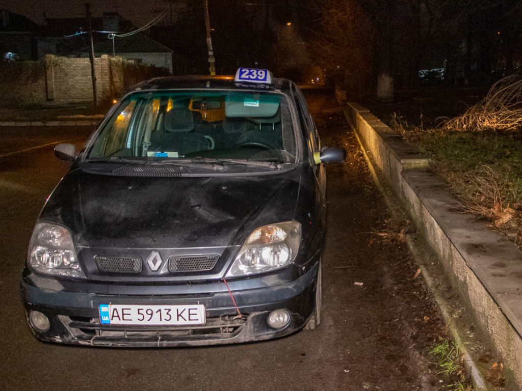 Искали сутки: в авто в Днепре нашли мертвого водителя (ФОТО)