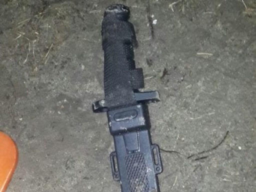 Забрал 100 гривен: в Днепре вооруженный мужчина напал на 17-летнюю девушку (ФОТО)