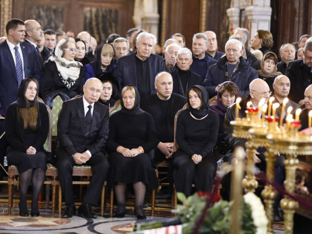 Прощание с Лужковым в Москве: на траурную церемонию прибыл Владимир Путин (ФОТО)