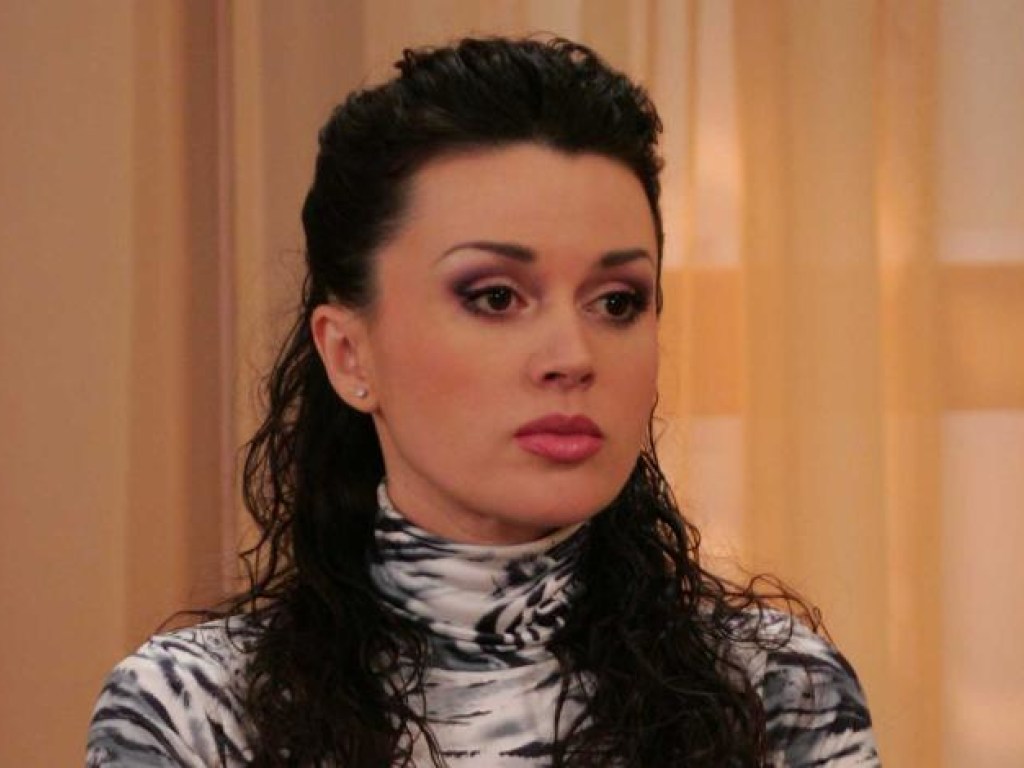 СМИ написали о параличе Заворотнюк, но информацию в аккаунте актрисы назвали фейком