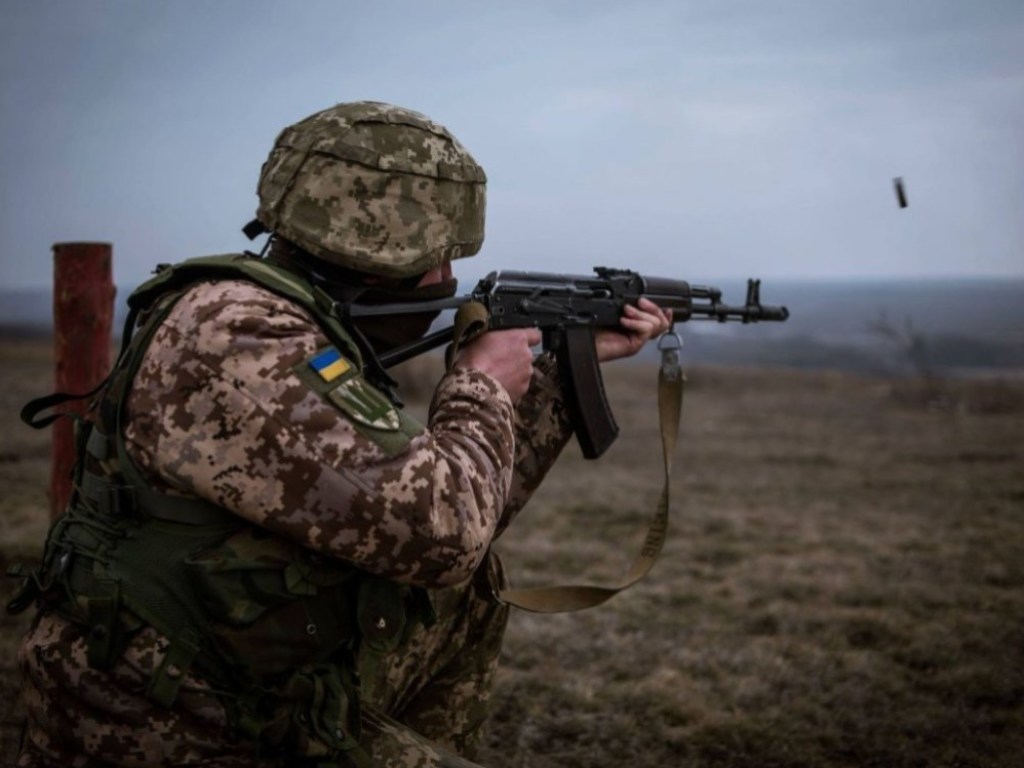 На Донбассе противник 8 раз нарушил режим прекращения огня