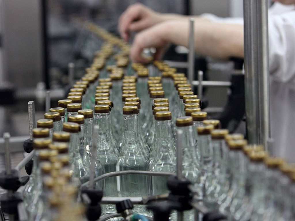 С 14 декабря вступит в силу закон об отмене госмонополии на производство спирта