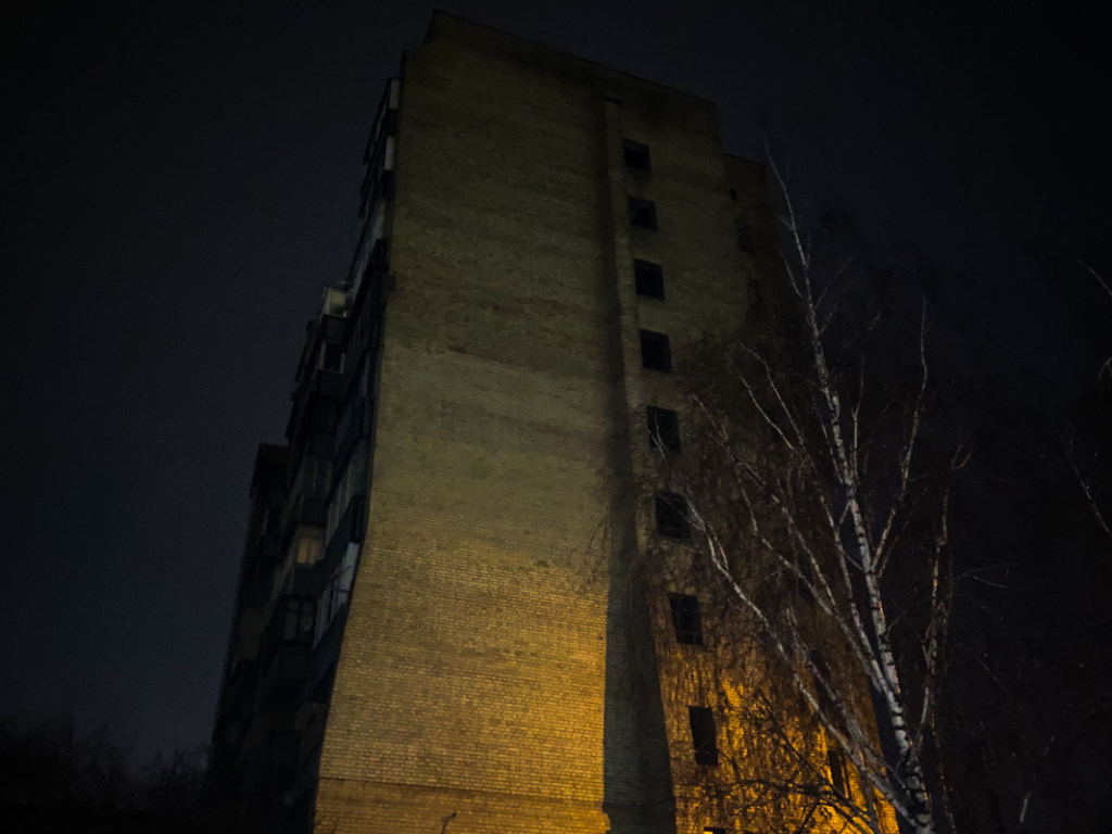 Трагедия на Совках в Киеве: молодая мать выбросилась из окна 10 этажа (ФОТО)