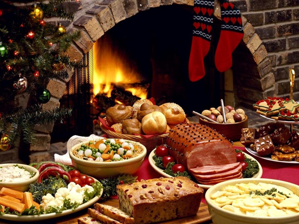 Диетолог: во время новогоднего застолья не стоит «мешать» более пять разных блюд