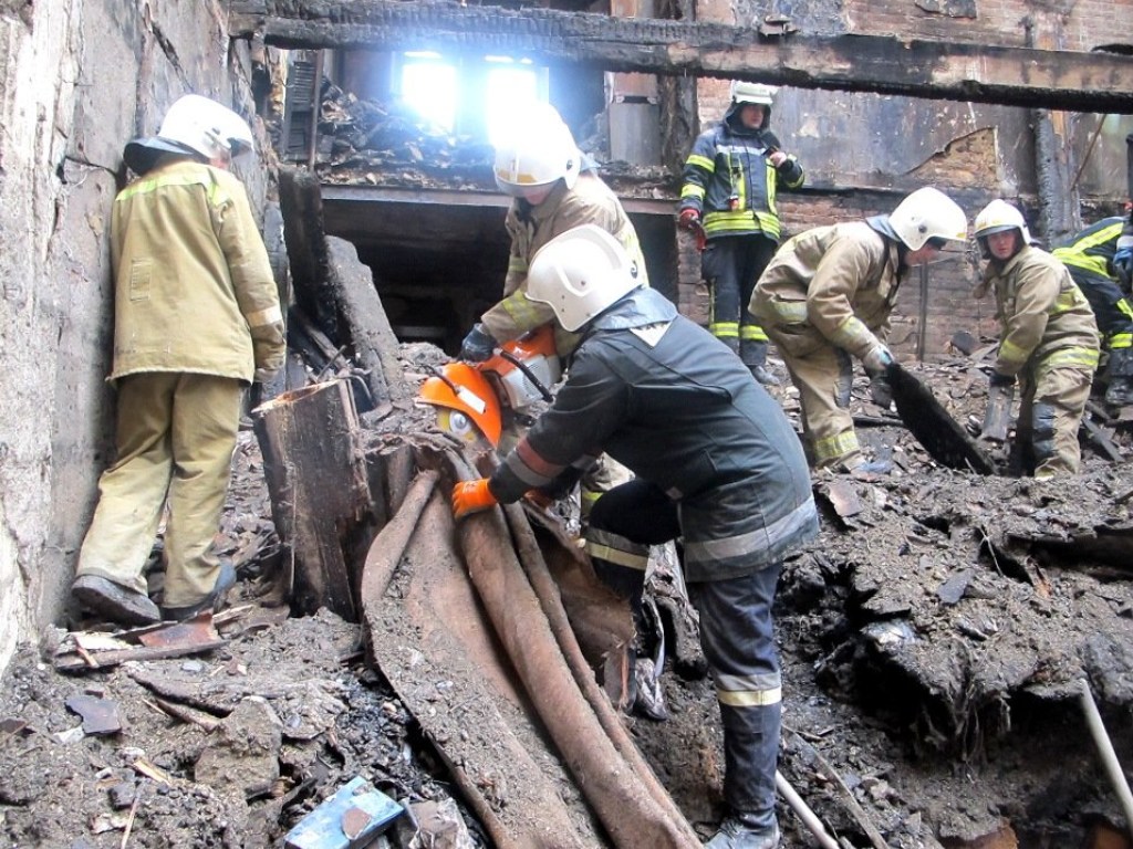 Пожар в Одесском колледже: спасатели ГСЧС завершили работы на объекте
