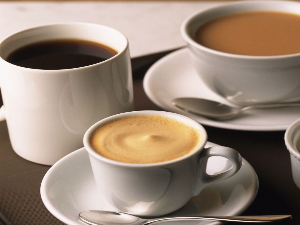 Врач запретил пить чай и кофе после 40 лет: названа главная опасность