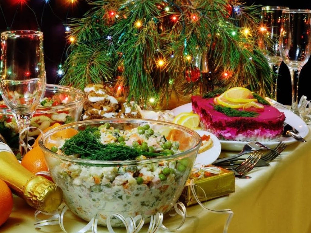 Эксперт дал советы, как избежать лишних трат при покупке продуктов для новогодних блюд
