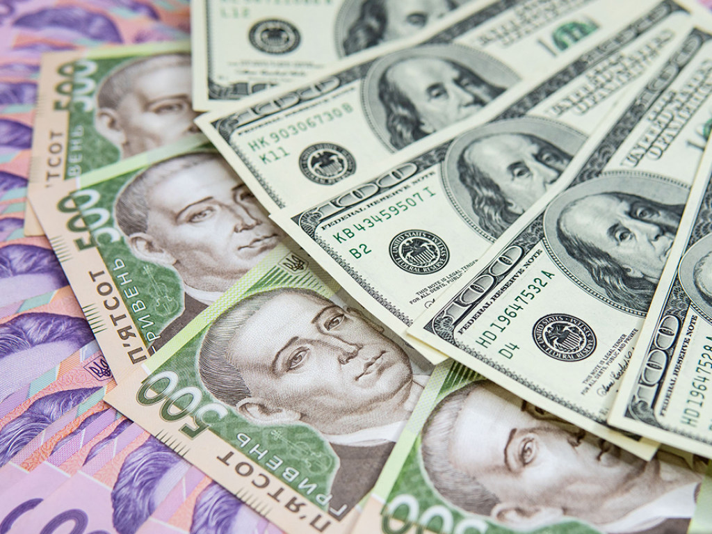 НБУ установил официальный курс на уровне 23,49 гривны за доллар
