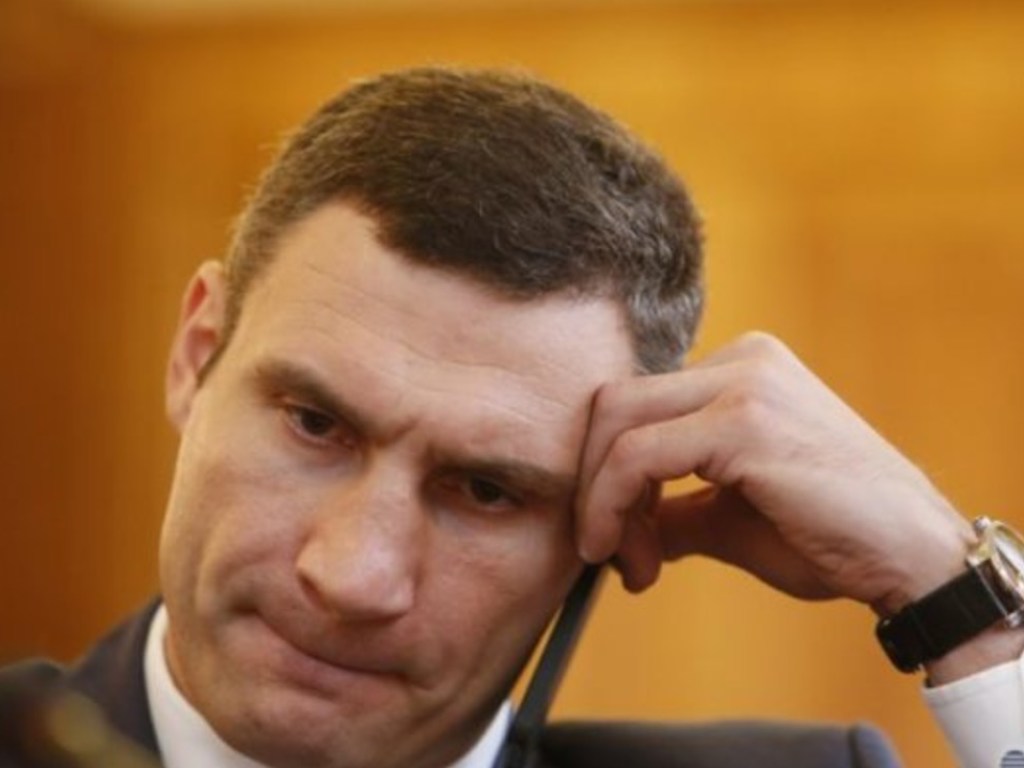 Читал со шпаргалки: Кличко рассказал о проблемах Киева и достижениях КГГА (ФОТО)