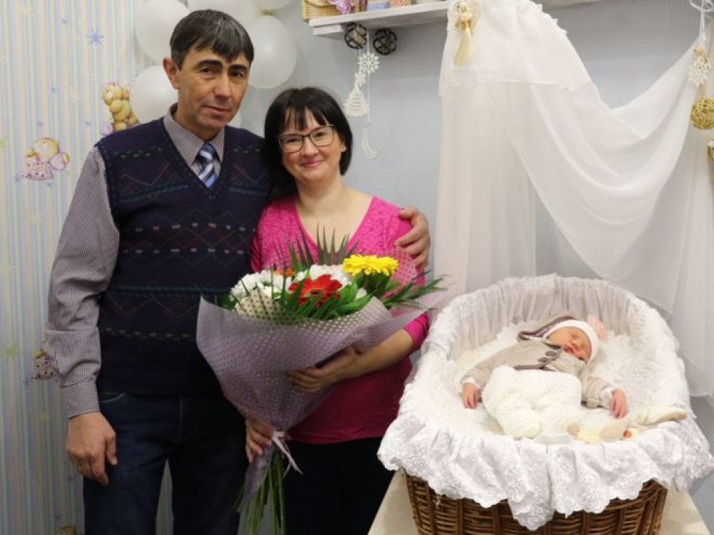 В Житомире мать-героиня родила 13-го ребенка (ФОТО)