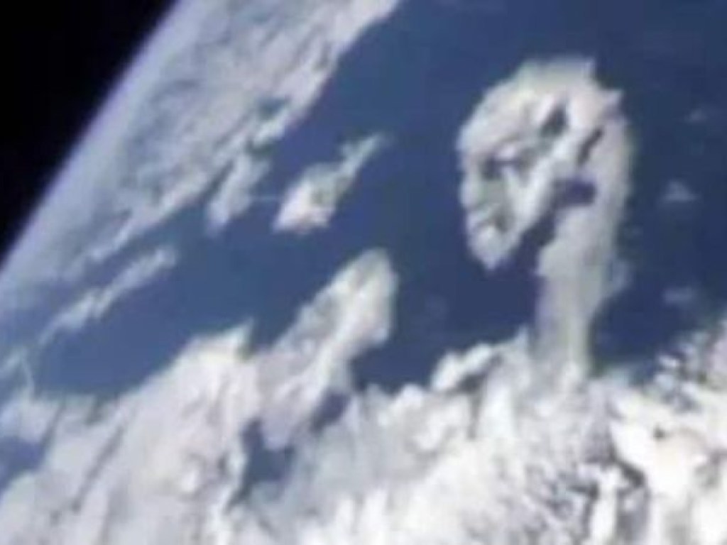 «Лицо пришельца» снятое камерой МКС напугало уфологов (ФОТО, ВИДЕО)