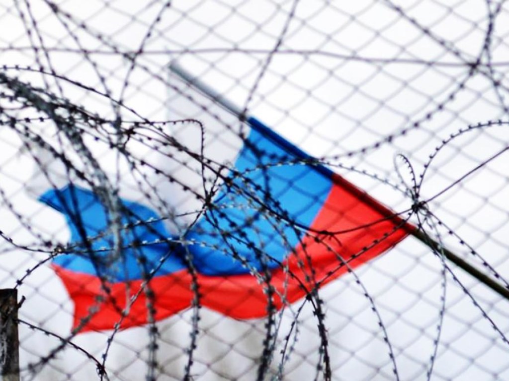 Эксперт прокомментировал введение новых санкций против России