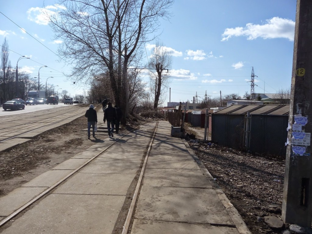 Тракторист-сорвиголова устроил «ралли» на трамвайных путях в Киеве (ВИДЕО)