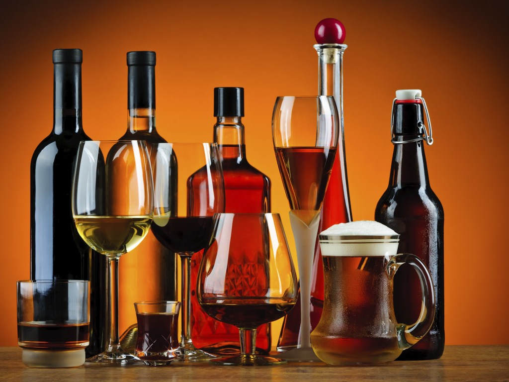 Врач: алкогольные напитки увеличивают риск переохлаждения и заражения гриппом