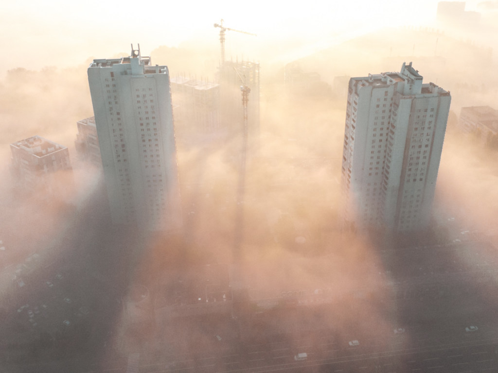 В ГСЧС заявили о желтом уровне опасности по стране из-за тумана