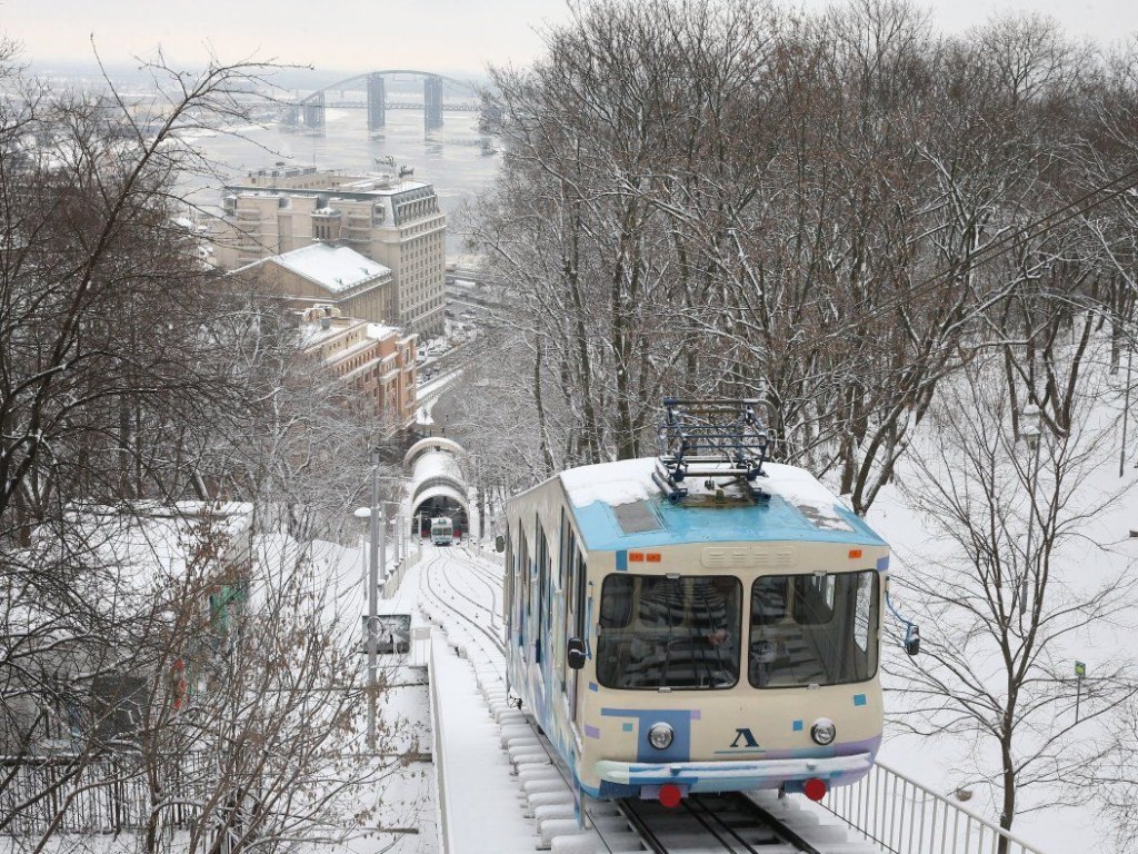 В новогоднюю ночь в Киеве планируют продлить на 3 часа работу общественного транспорта
