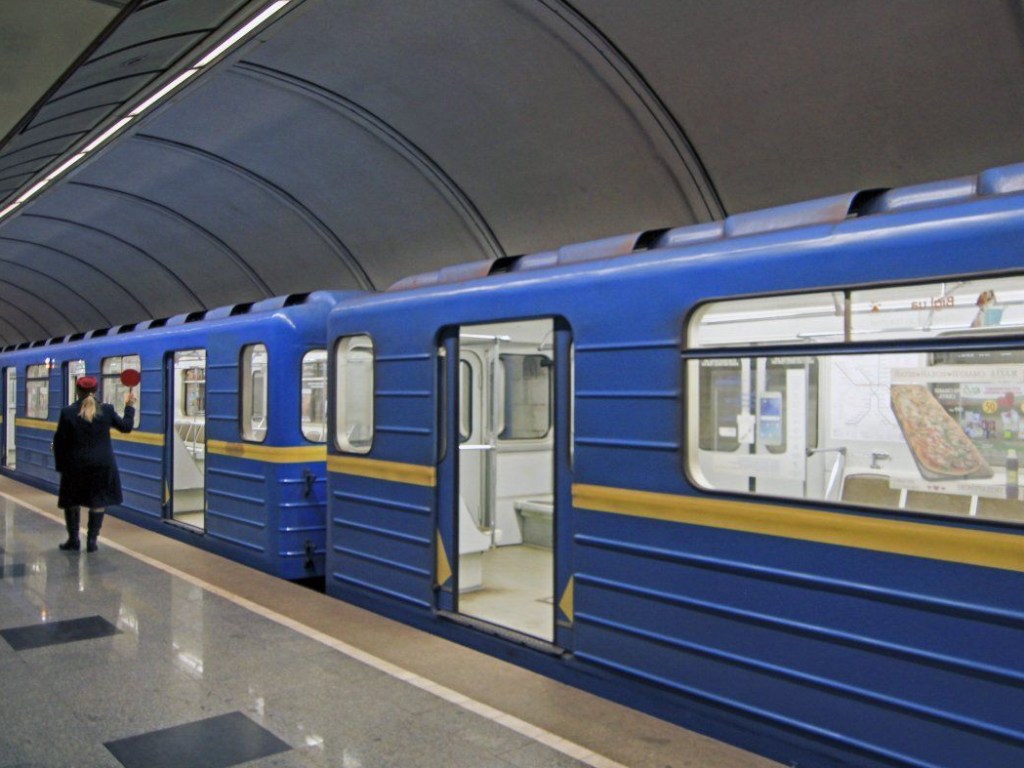 Станцию метро «Площадь Льва Толстого» закрыли из-за сообщения о минировании