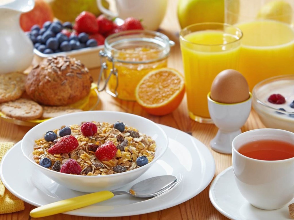 Диетолог рассказал, каким должен быть завтрак 1 января  
