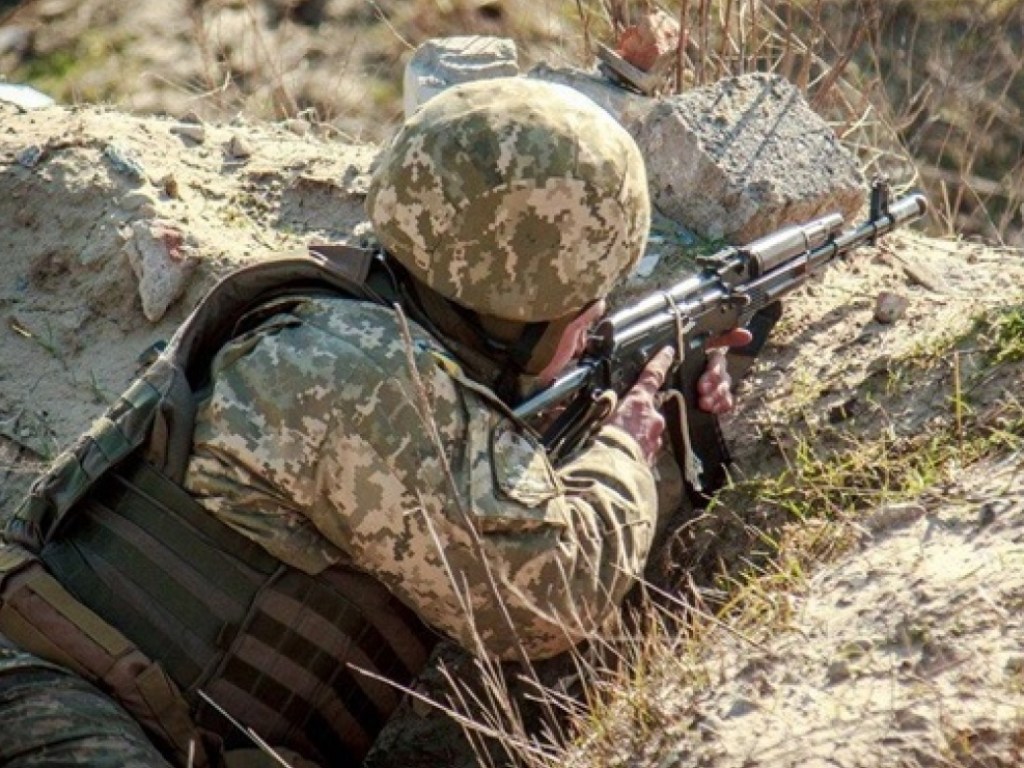 Сутки на Донбассе: 7 обстрелов, потерь нет