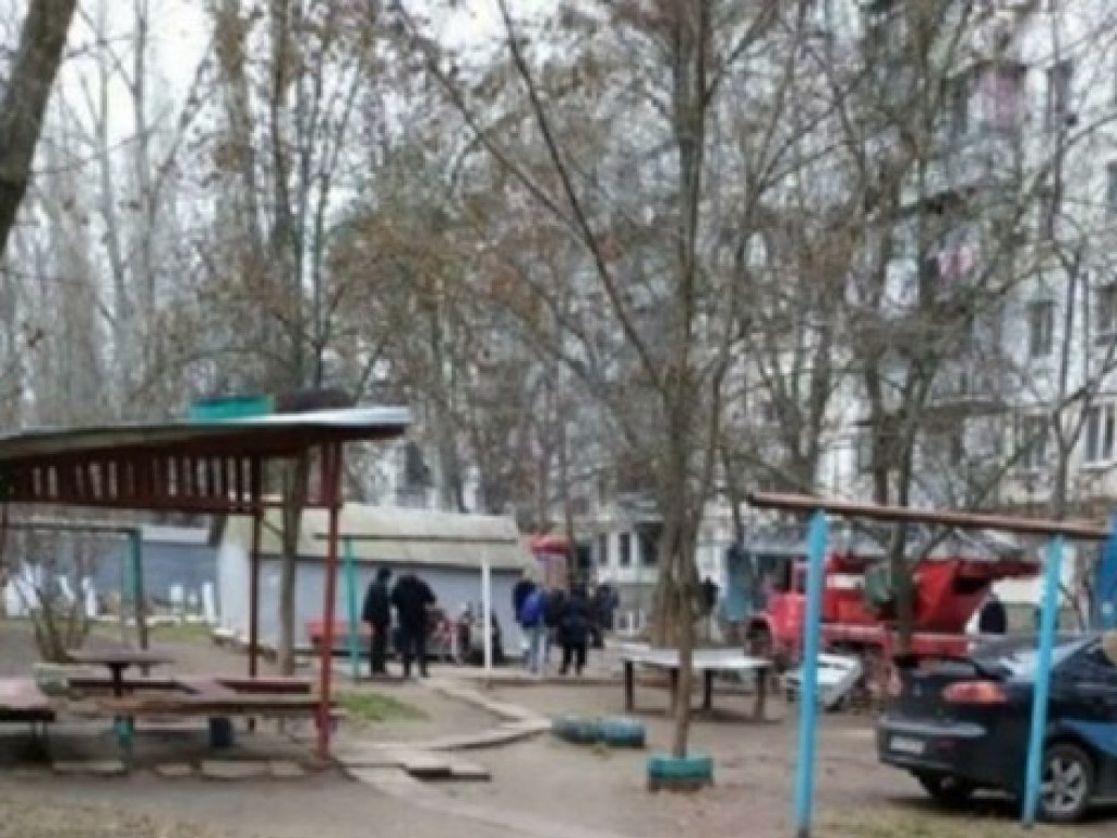 В Одессе мужчина погиб, выпрыгнув из окна: спасался от пожара (ФОТО)