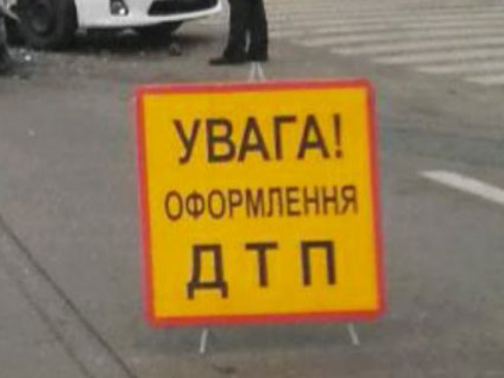 В Хмельницкой области «Лада» вышла на «встречку» и врезался в ГАЗ: грузовик перевернулся