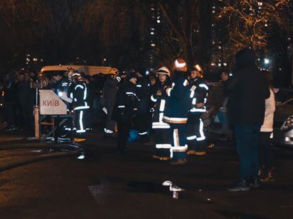 Пожар в Киеве на Подоле в многоэтажке: полиция открыла дело и сообщили подробности ЧП (ФОТО)