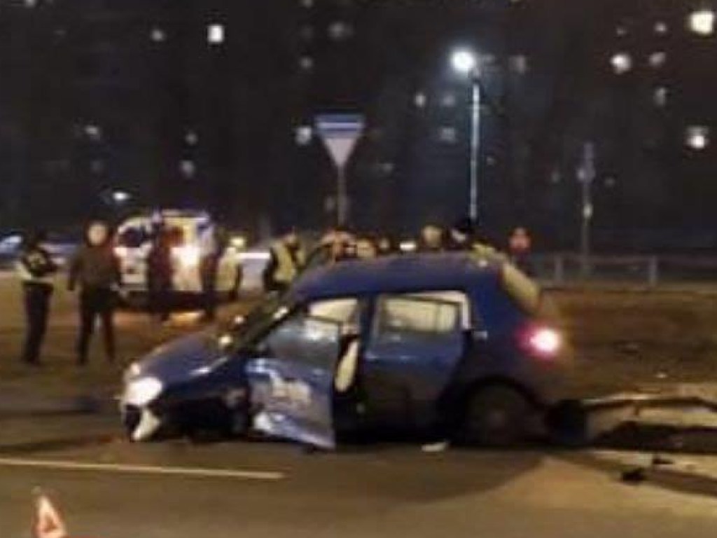 ДТП на Кольцевой дороге в Киеве:  от столкновения  иномарка потеряла колеса (ФОТО)
