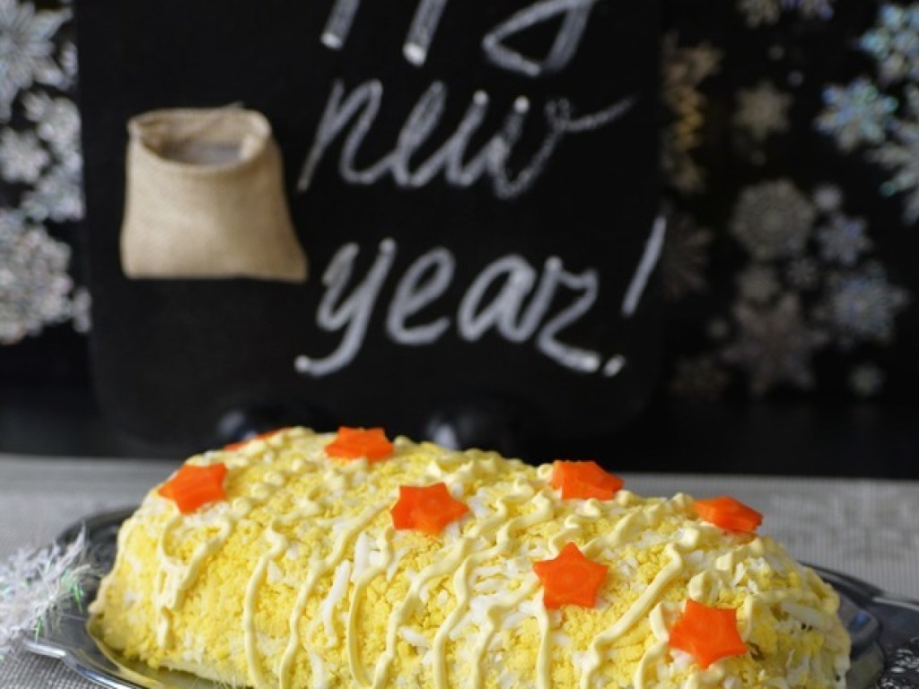 Праздничное меню: необычный слоеный салат «Новогодний салют»