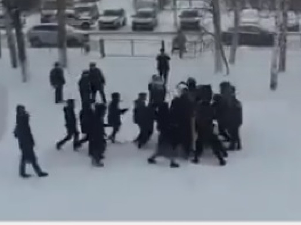В российском Татарстане для учений по разгону акций протеста привлекли школьников (ВИДЕО)