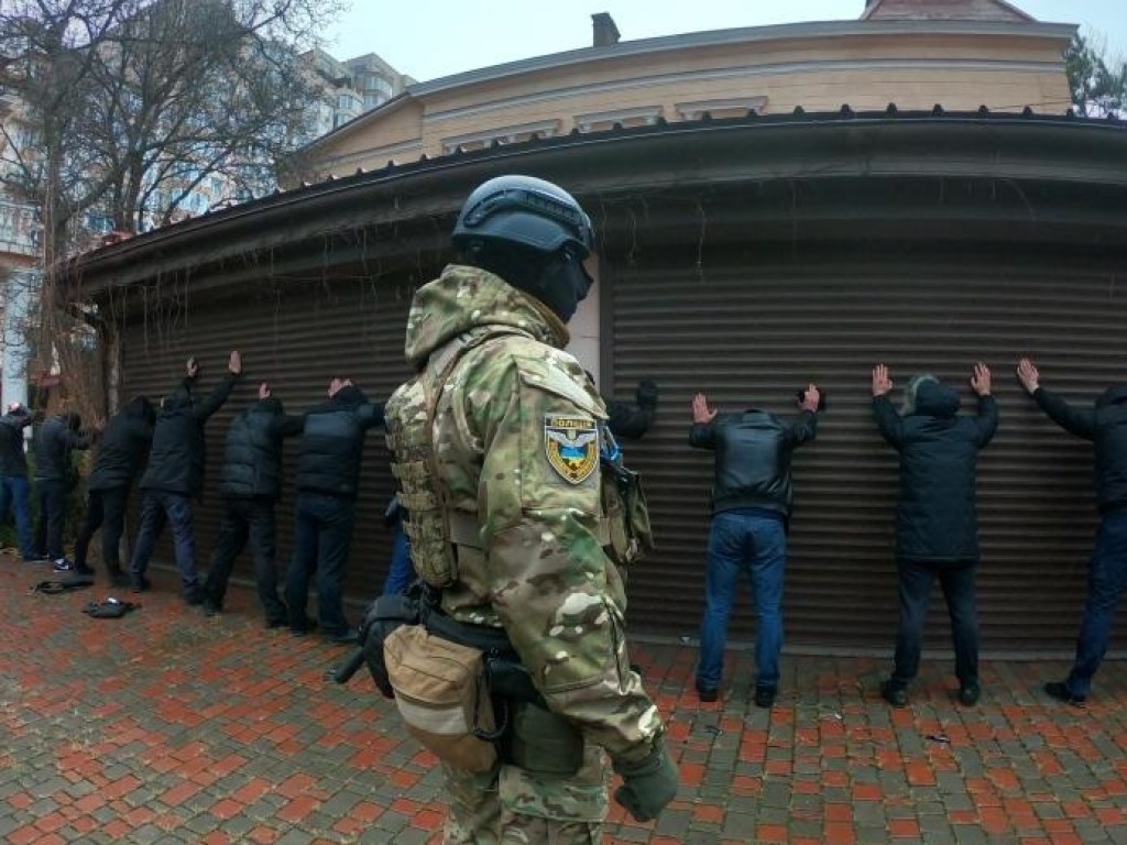 В Одессе сотрудники двух охранных фирм не ужились на одной территории (ФОТО, ВИДЕО)