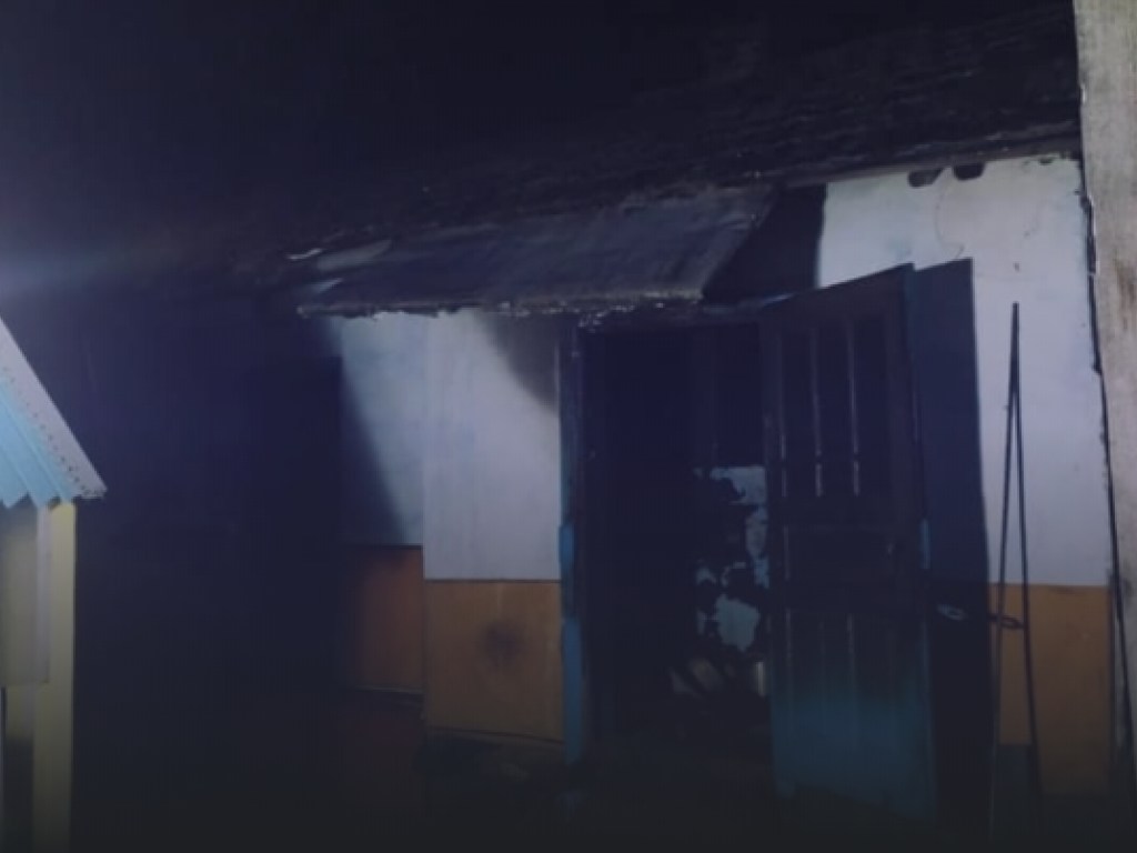 Неизвестные убили пенсионерку под Ивано-Франковском и сожгли ее дом (ФОТО)