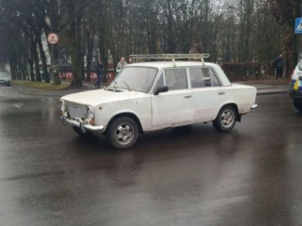 Водитель «ВАЗ» сбил 16-летнюю девушку в Ровно (ФОТО)