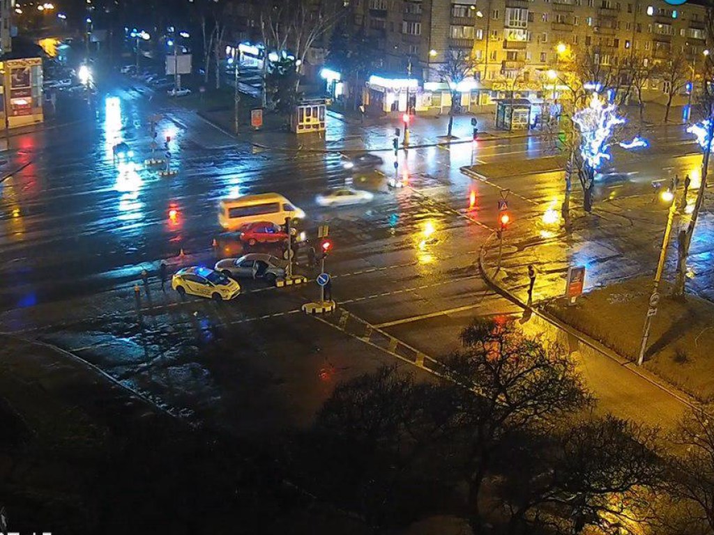 В Запорожье за ночь произошло несколько крупных аварий (ФОТО)