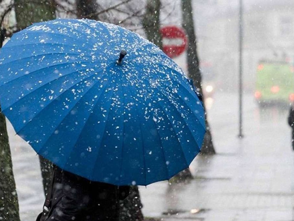 Погода на 26 декабря: в Украине поднимется пронзительный ветер, пойдет мокрый снег