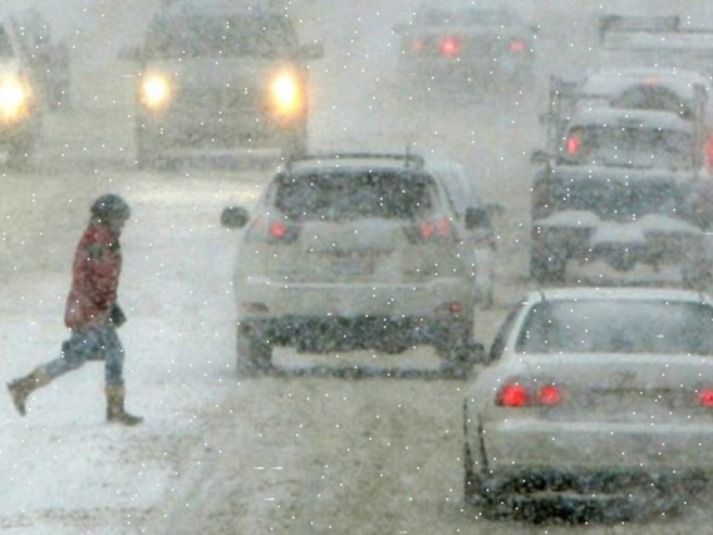 В Укравтодоре призывают водителей быть осторожными на дорогах в связи со значительным ухудшением погоды