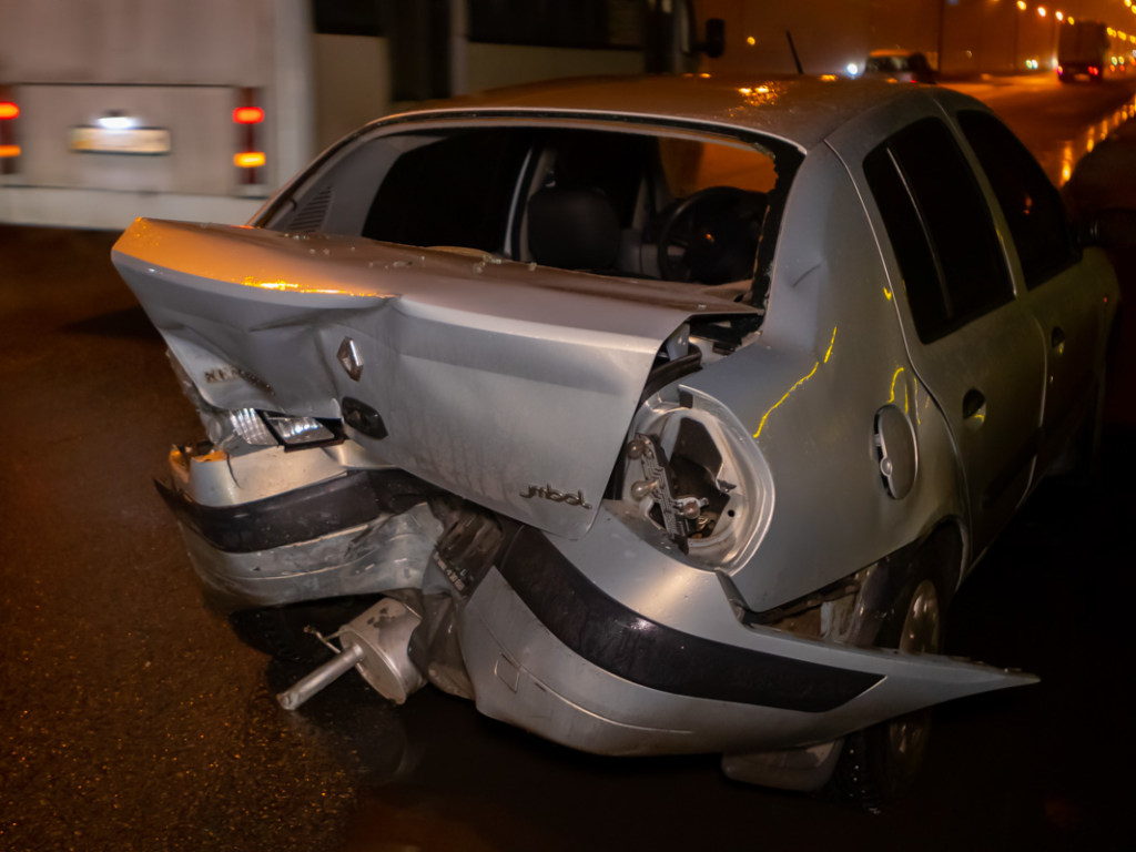 Пьяный водитель ВАЗ влетел в Renault в Днепре: иномарку отбросило на несколько метров (ФОТО, ВИДЕО)
