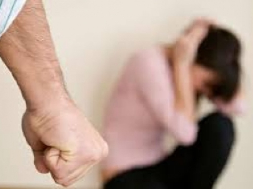 «Домашнее насилие»:  в Запорожье мужчина издевался над женой