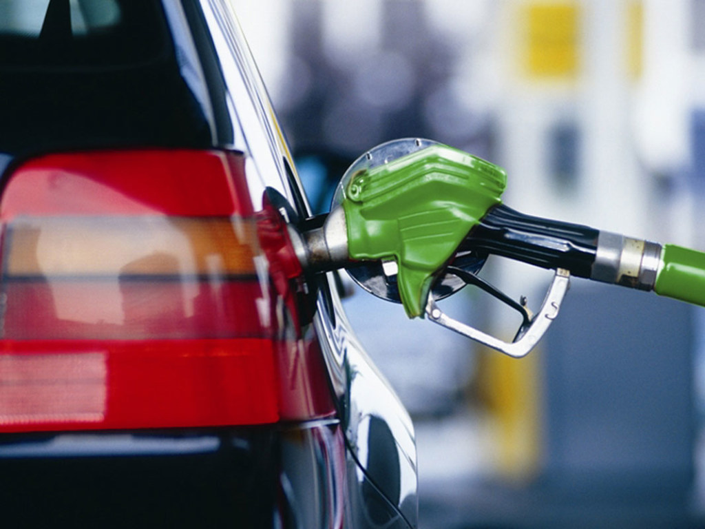Снижение цен на бензин и дизельное топливо связано с «перегревом» украинского рынка нефтепродутов &#8212; эксперт