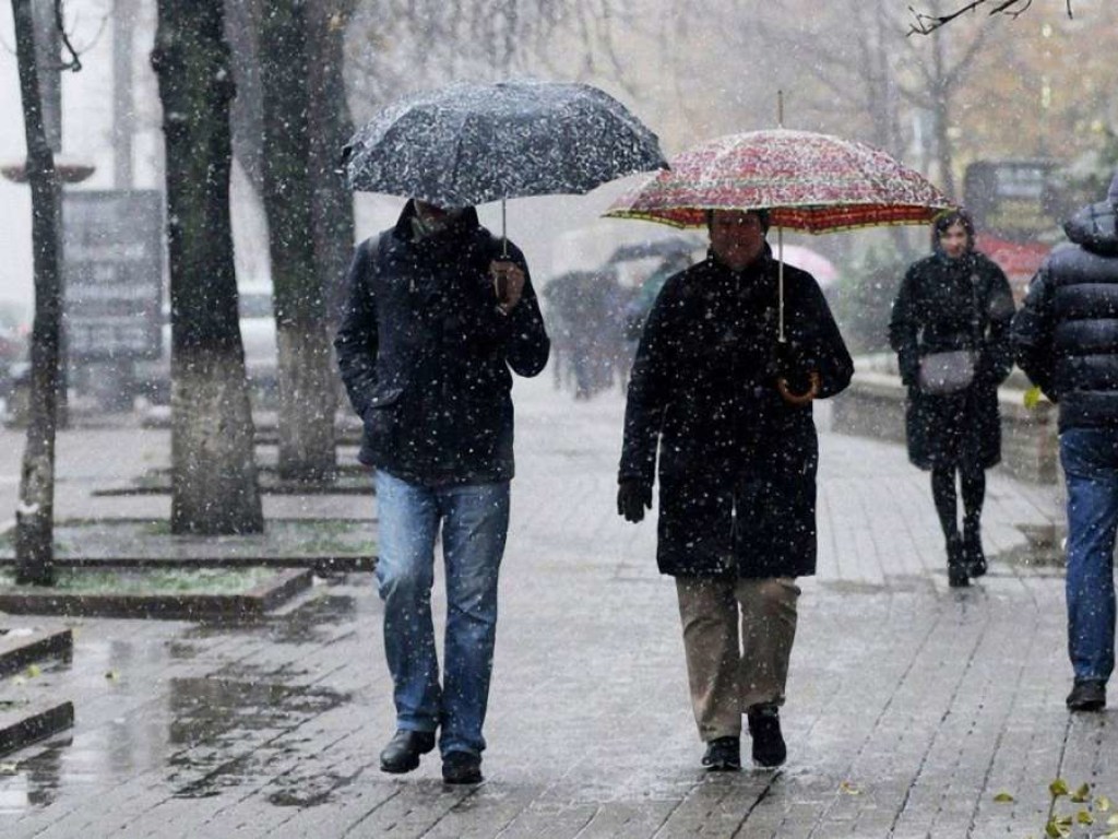 Cиноптик: Предновогодняя суббота в Украине будет со снегом и дождем (КАРТЫ)