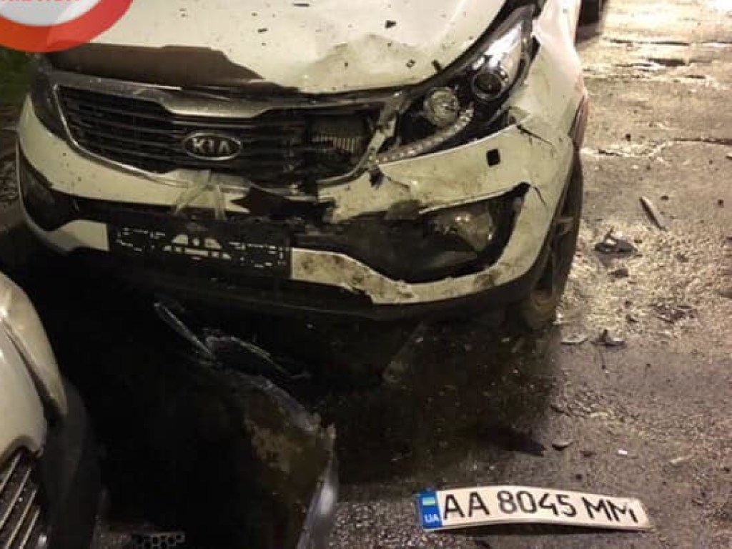 Пьяная езда в Киеве на Троещине: водитель разбил 5 иномарок (ФОТО)