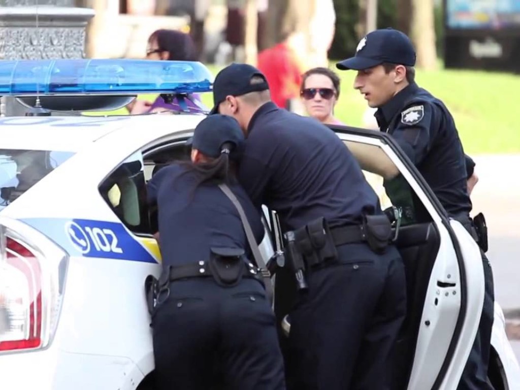 Занимались кражами элитных авто: полиция задержала трех одесситов