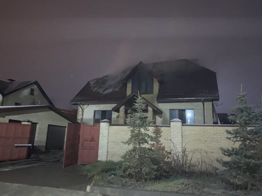 В Харьковской области горел элитный частный дом (ФОТО)