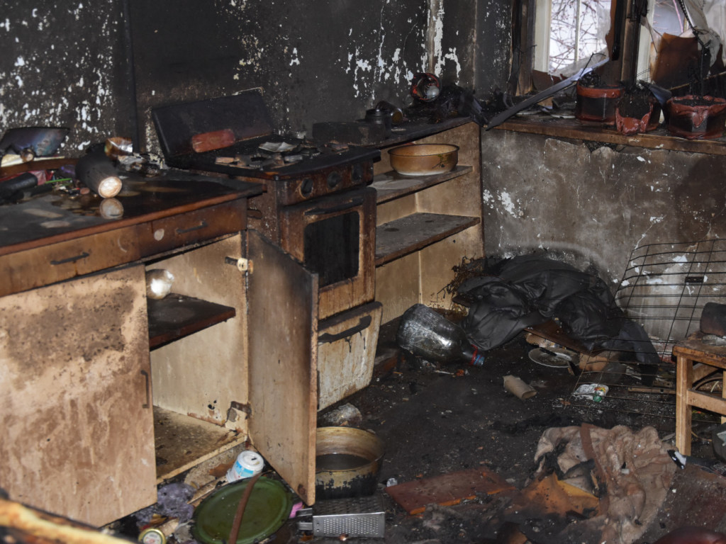 В Одессе в двухэтажном доме произошел пожар: погибла хозяйка (ФОТО)