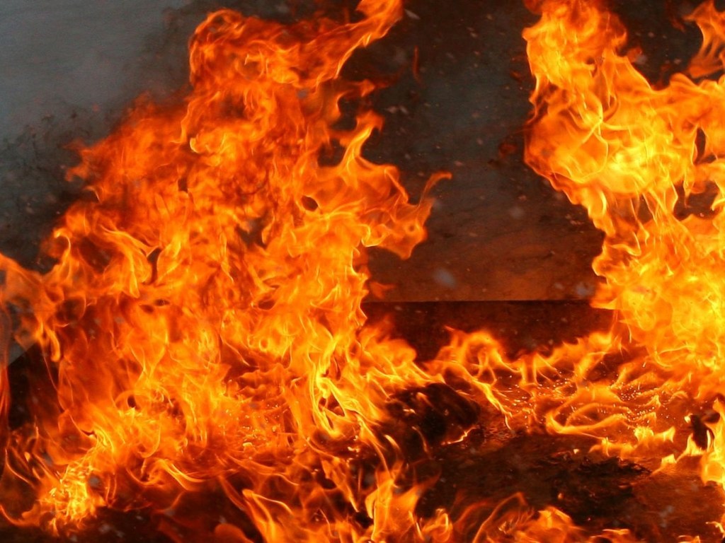 При пожаре в жилом доме погибла 11-летняя девочка из Черкасской области