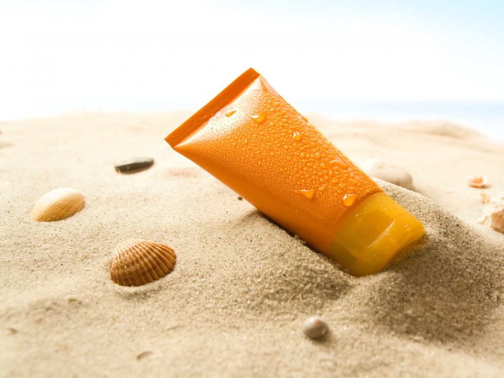 Первое в мире государство запретило использование солнцезащитного крема