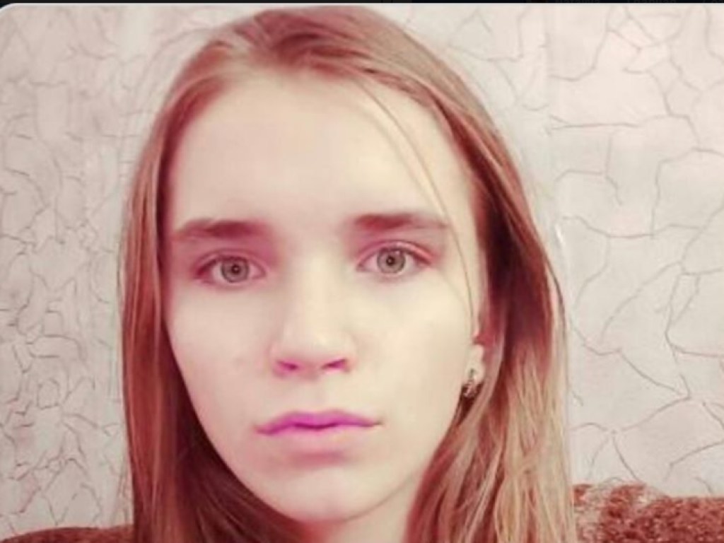 Ушла в одной толстовке: В Харькове пропала 14-летняя девочка (ФОТО)