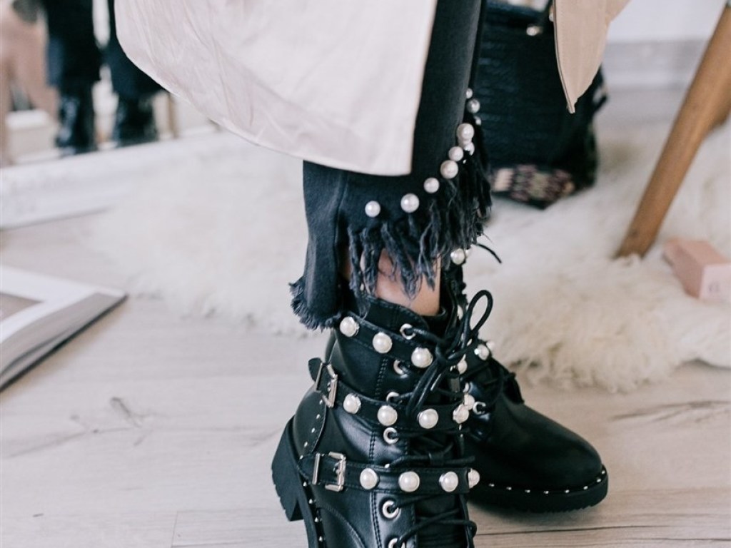 Гламурно или брутально: названа самая модная обувь для зимы-2020 (ФОТО)