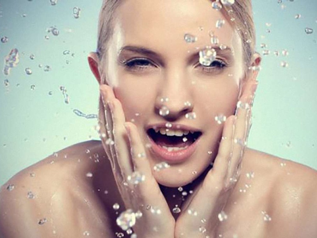 Советы косметологов: зимой нельзя умываться слишком горячей водой