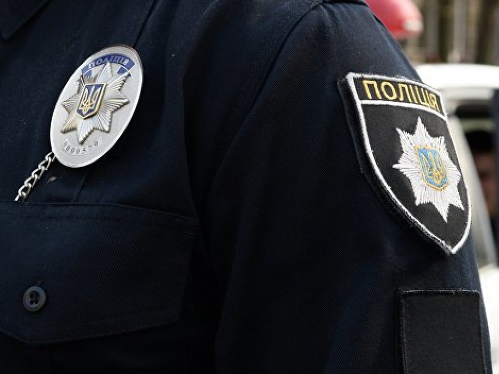 Убийство девочек-подростков на Подоле в Киеве: Полиция разыскивает подозреваемых мужчину и девушку – СМИ (ФОТО)